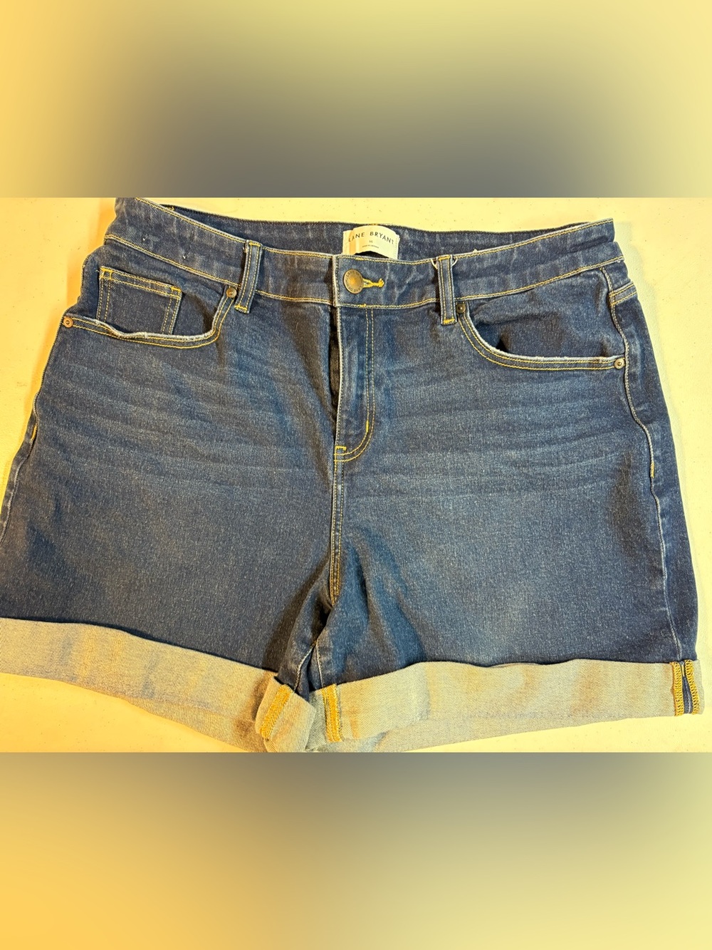 LANE BRYANT 16 ✨ plus size denim shorts cuffed with stretch and pockets EUC